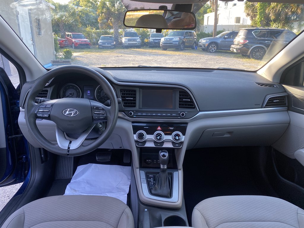 2019 Hyundai Elantra SEL - Photo 17