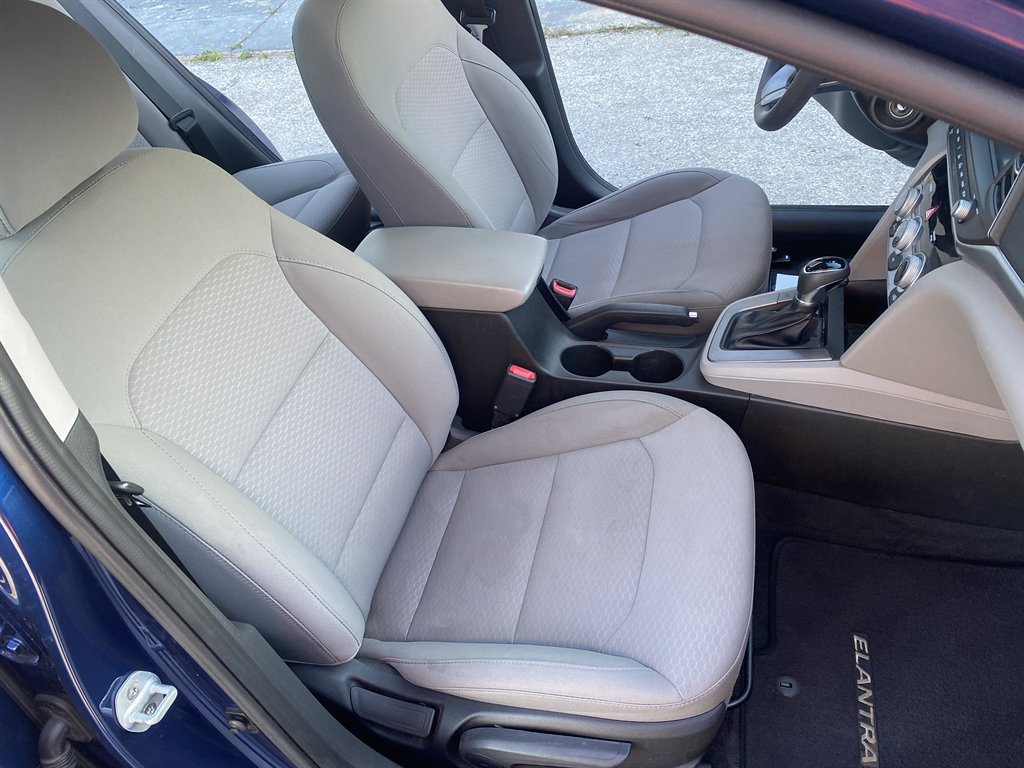2019 Hyundai Elantra SEL - Photo 16