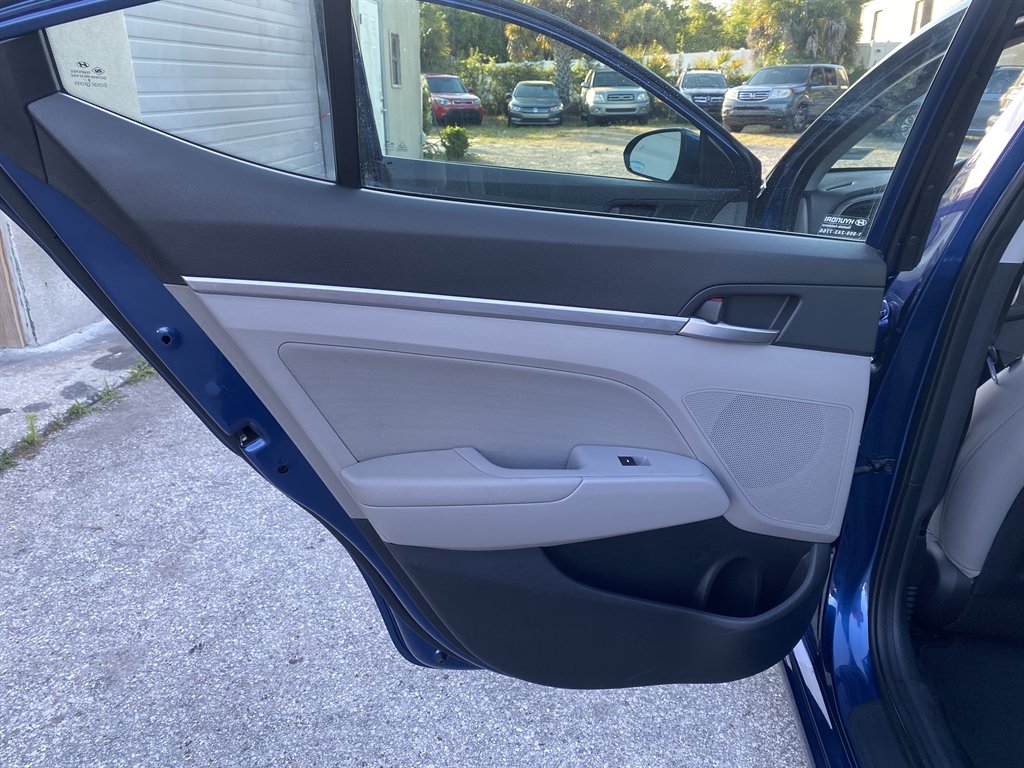 2019 Hyundai Elantra SEL - Photo 10