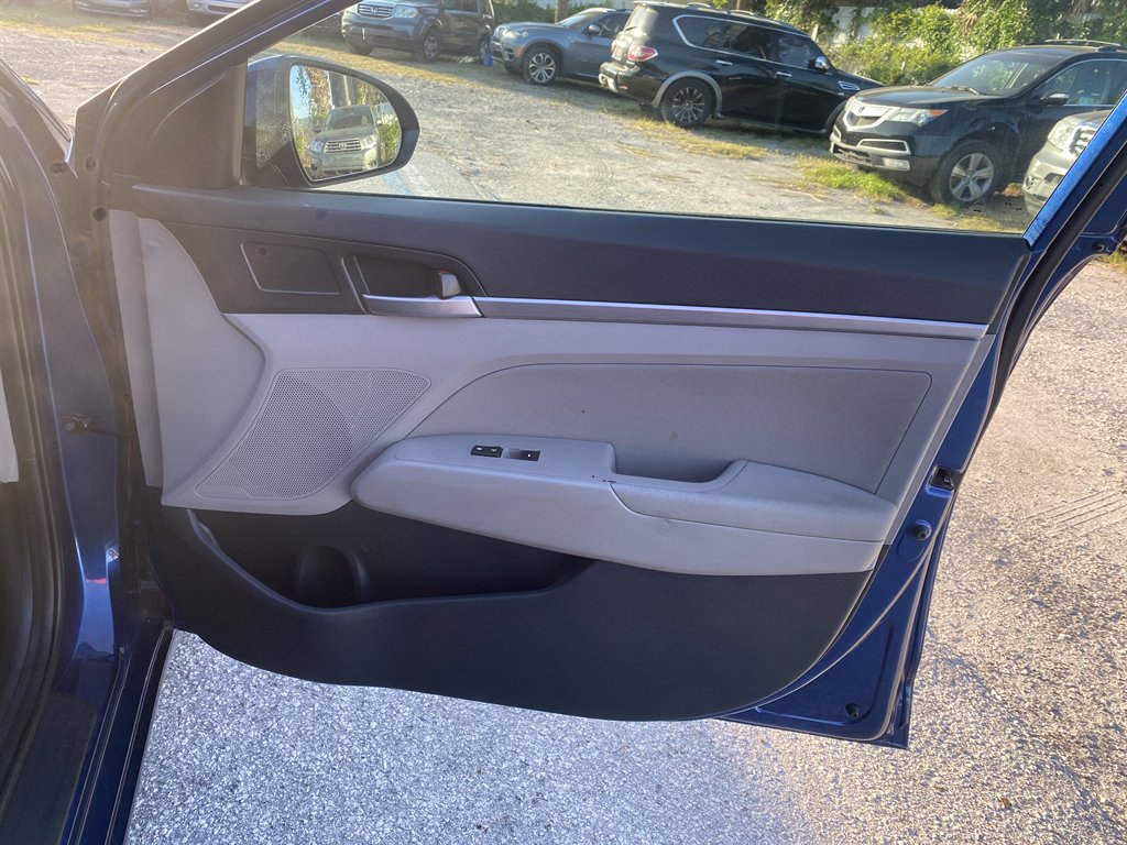 2019 Hyundai Elantra SEL - Photo 12