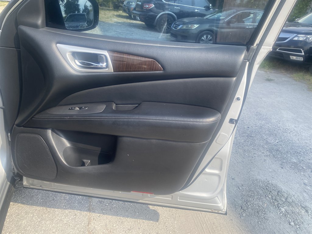 2013 Nissan Pathfinder SL - Photo 12