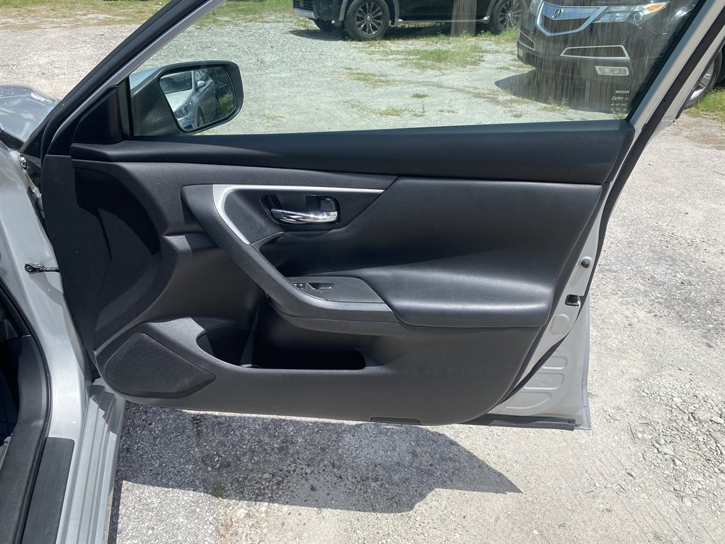 2017 Nissan Altima S - Photo 12