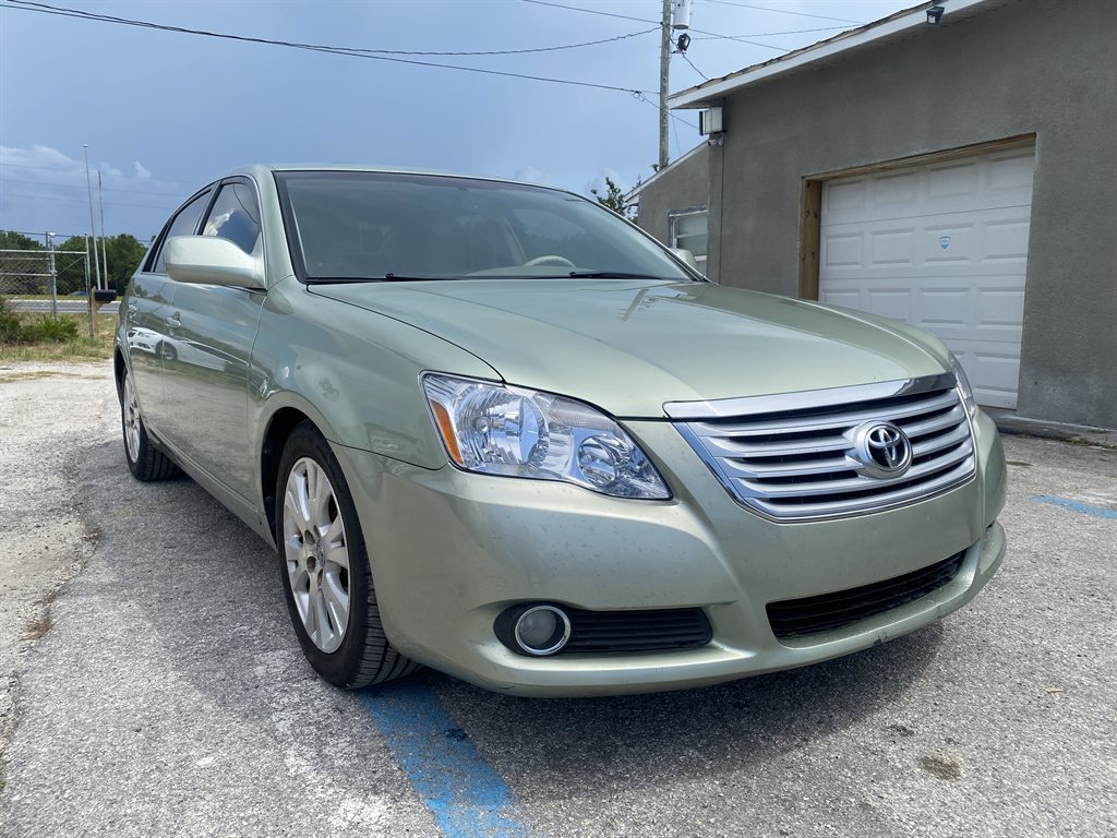 2009 Toyota Avalon XLS's photo