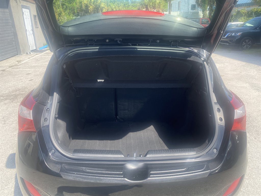 2014 Hyundai Elantra GT Base - Photo 22