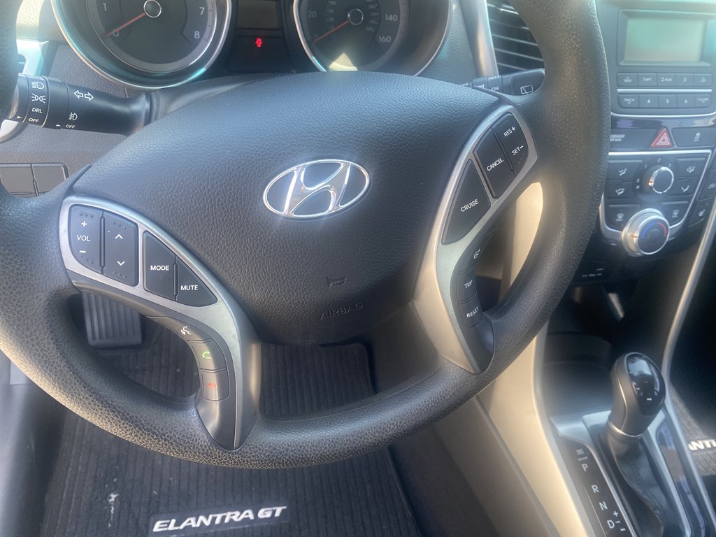 2014 Hyundai Elantra GT Base - Photo 18