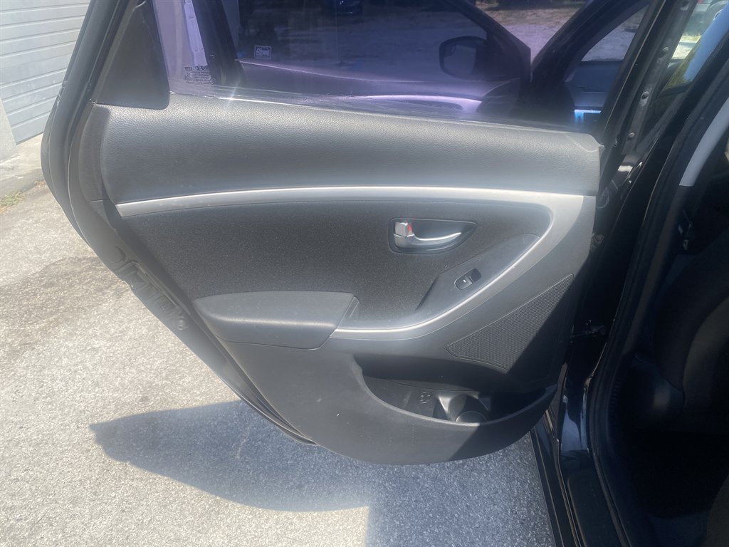 2014 Hyundai Elantra GT Base - Photo 10